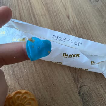 Ülker Kremalı Bisküvi'den Plastik Çıktı
