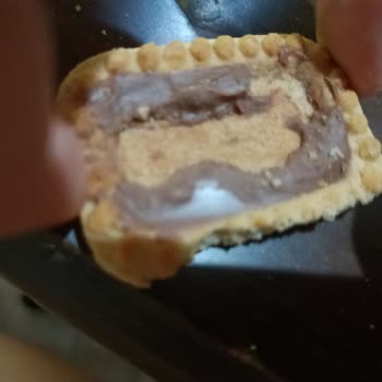 Eti Gıda Eti Sütlü Çikolatalı Bisküvinin Çikolatası Yenmiş