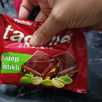 Sagra Açılmamış 60 Gr Lik Çikolatanın Yarısı Boş