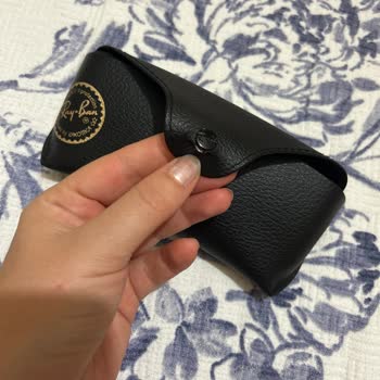 Rayban Gözlük Kılıfım Yırtıldı