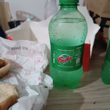 KFC Hamburgerin İçinde Sadece Tavuk Vardı!