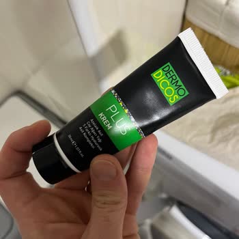 Jeomed Kremin Uç Kısmı Üçüncü Kullanımda Kapağın İçinde Kaldı Koptu