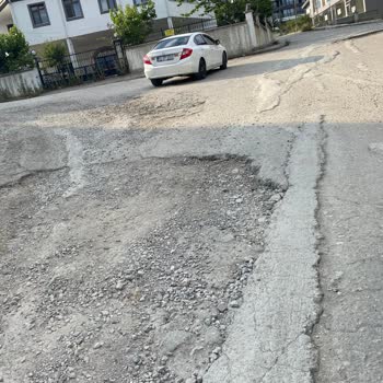 Gölbaşı Belediyesi Taşpınar Mahallesi Bozuk Yollar