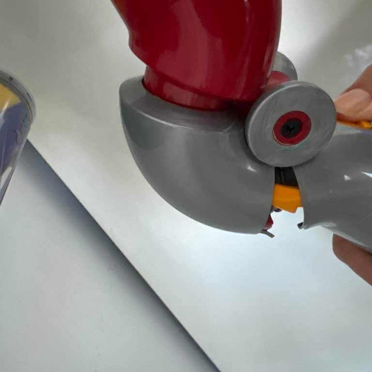 Dyson V12 Süpürge: Kırılan Parça Ve Hayal Kırıklığı