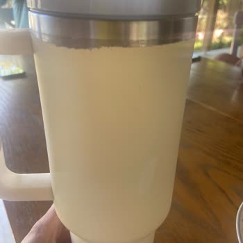 Stanley Quencher Termos Boya Atması