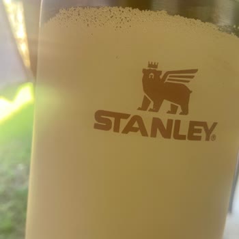 Stanley Quencher Termos Boya Atması