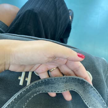 Benetton Marka Çantamın Rengi Soldu