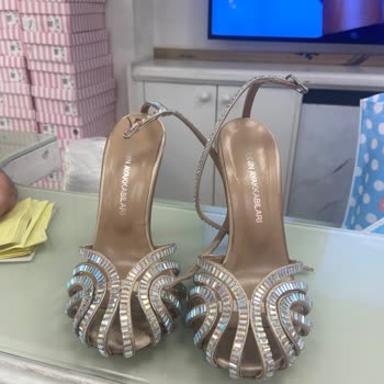 Pelin'in Ayakkabıları Kusurlu Ayakkabı Ve İade Sorunu