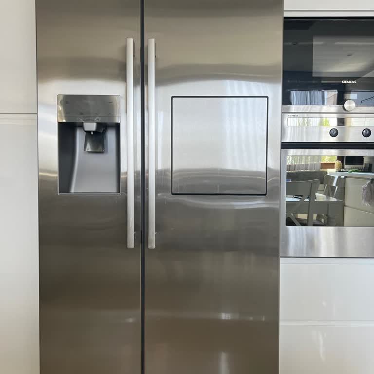 Siemens Gardırop Tipi Pınarlı Buzdolabı