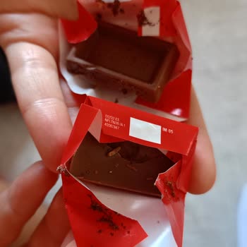 Ülker Napoliten Çikolata Kurtlu Çıktı
