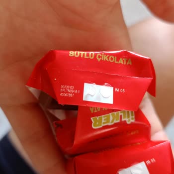 Ülker Napoliten Çikolata Kurtlu Çıktı