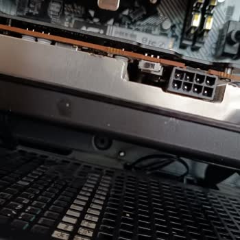 Gençer Gaming Xfx Rx 6600 Çökme Ve Pcle Kablo Sorunu.
