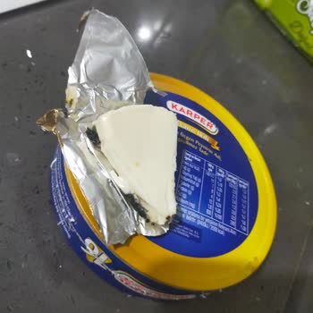 Karper Üçgen Peynir Küflü Çıktı