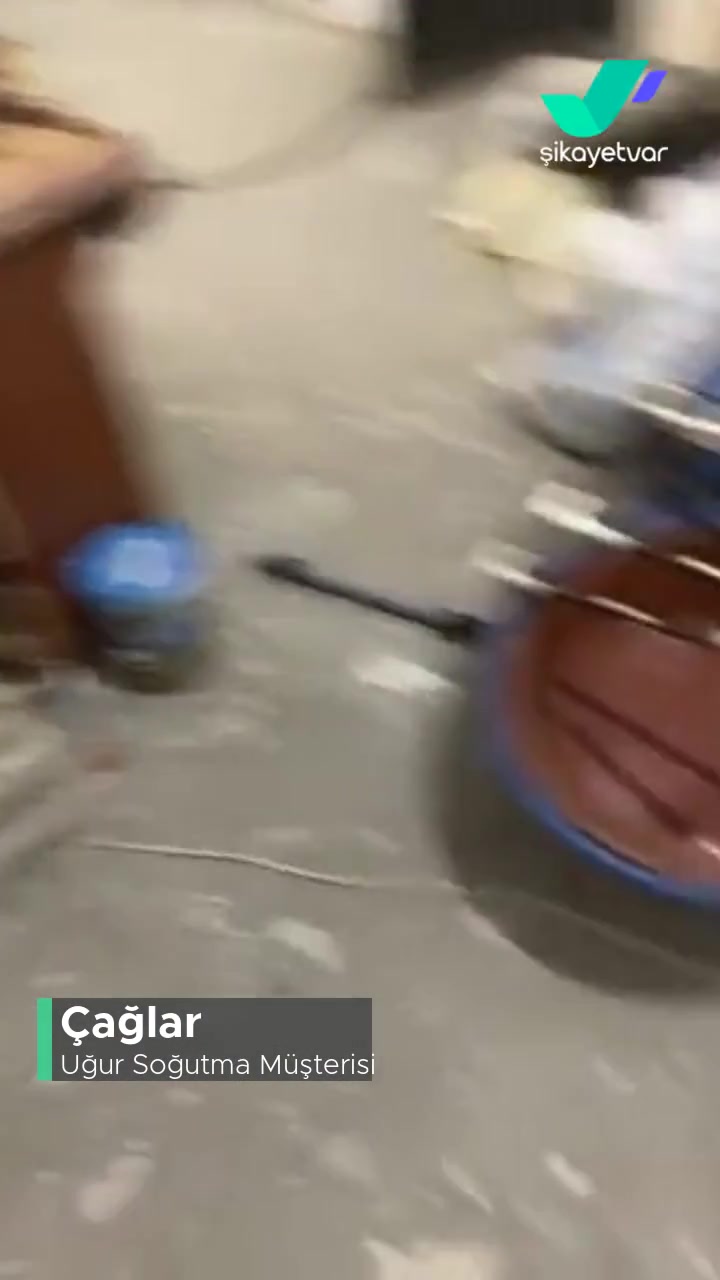 Sandık Tipi Uğur Dondurucu Kendini Bırakmış İçi Su Dolu! videonun kapak resmi