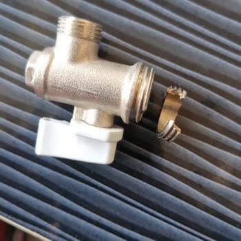 Turkuaz Seramik Malının Arkasında Duramadı...