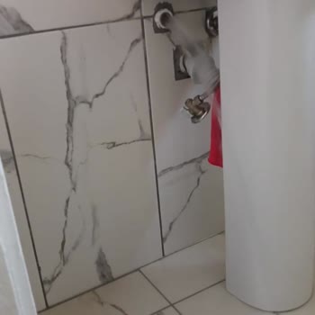 Turkuaz Seramik Malının Arkasında Duramadı...