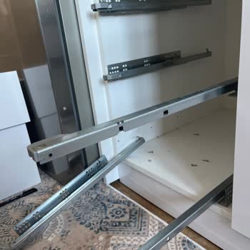Samet A. Ş Çekmece Ray Tırnakları Bulunmuyor