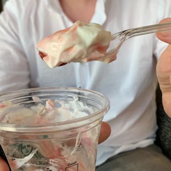 Starbucks Yiyecek İçerisinde Sac Problemi