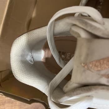 Skechers Ayakkabımın İç Arka Kısmı Üç Ay İçinde Kötü Oldu