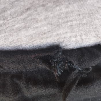 Bershka Keten Pantolonun Çabuk Yırtılması