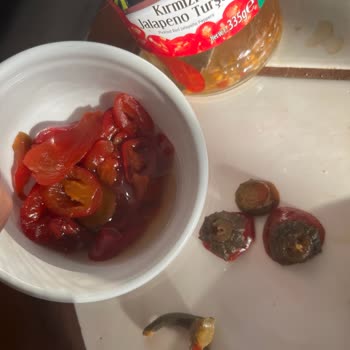 Tukaş Jalapeno Turşusu Çöp Çıktı