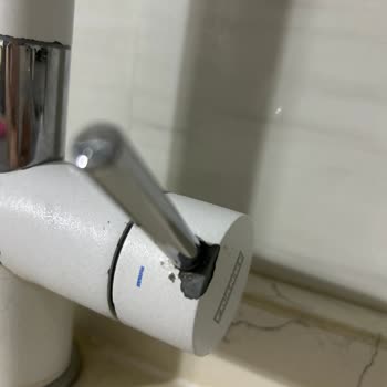 Franke Marka Musluğun Boyasının Soyulması.