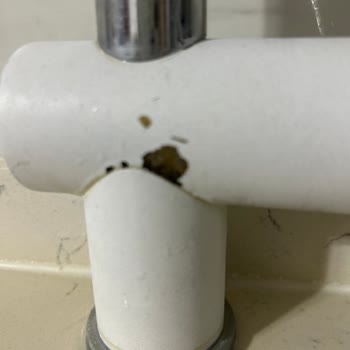 Franke Marka Musluğun Boyasının Soyulması.