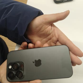 İPhone 15 Pro Max Boya Atması Boya Dökülmesi