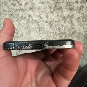 İPhone 15 Pro Max Boya Atması Boya Dökülmesi