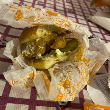 Popeyes Bozuk Tavuk Yolluyor