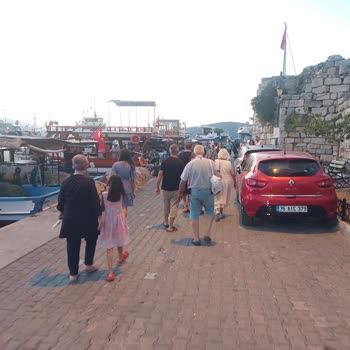 Seferihisar Belediyesi Sığacık Sahil Yolu Trafiğe Kapansın