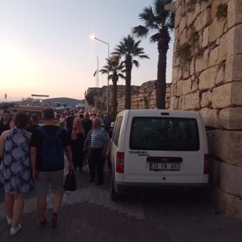 Seferihisar Belediyesi Sığacık Sahil Yolu Trafiğe Kapansın