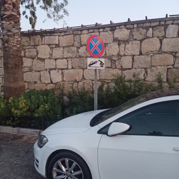 Seferihisar Belediyesi Sığacık Sahil Yolu Trafiğe Kapansın