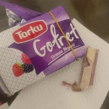 Torku Gofret Ve İçinden Çıkan