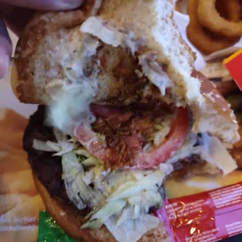 McDonald's Siparişler Çok Özensiz Geliyor Resimle Yemek Uyuşmuyor
