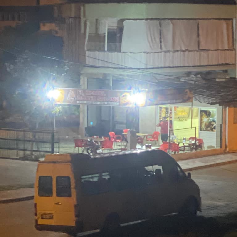 Çevre, Şehircilik Ve İklim Değişikliği Bakanlığı Mahallemizdeki Döner Salonunun Kötü Kokusu