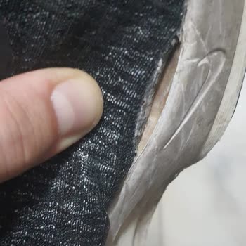 Nike ZoomX Invincible Run3 Shoes Tearing And Weak Response