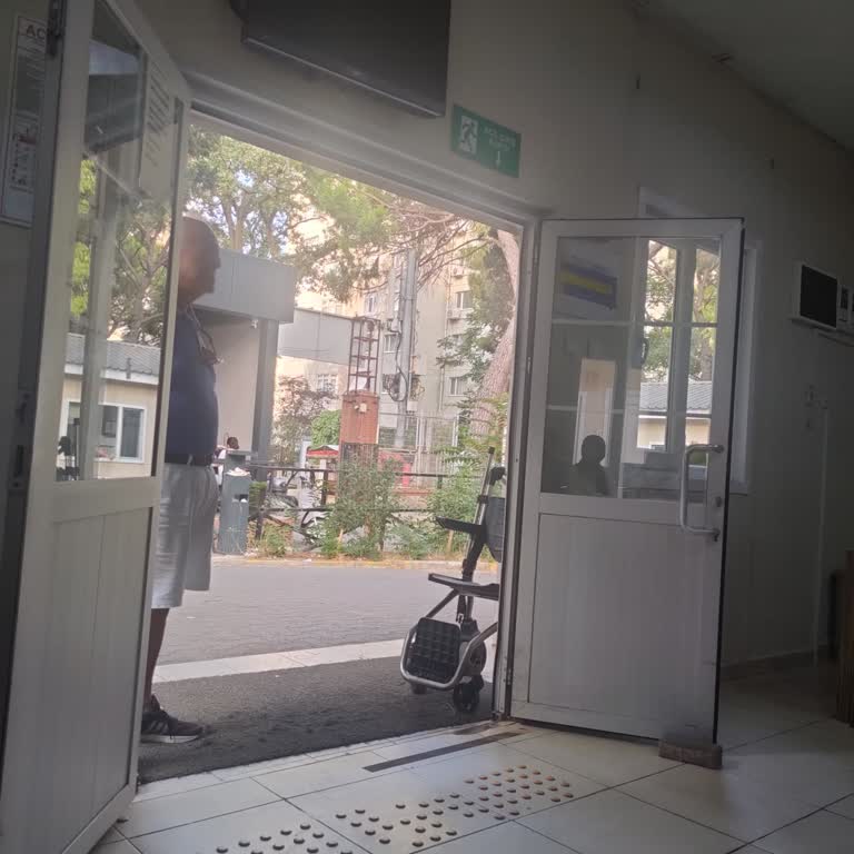 Erenköy Ruh Ve Sinir Hastalıkları Hastanesi Randevu Saatinde 1 Saat Sonra Doktorların Gelmesi