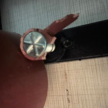 Leydi Çarşı Baza Başlığı Ayak Değişimi