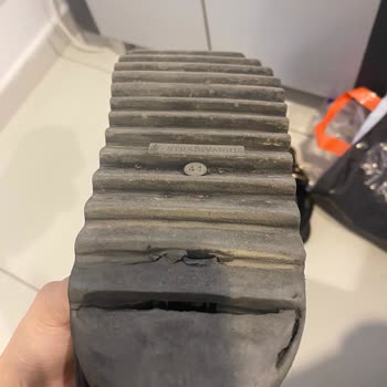 Stradivarius Marka Sandaletim Parçalandı