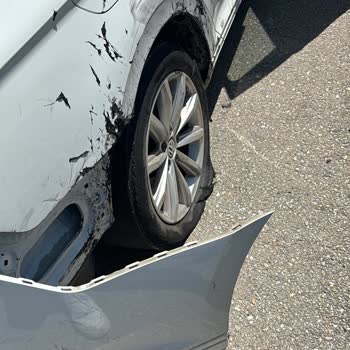 Pirelli Hareket Halinde Otoyolda Lastik Patlaması