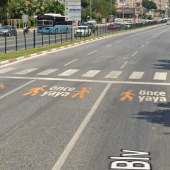 Antalya Emniyet Müdürlüğü Yaya Yoluna Işık Ya Da Trafik Memuru Talebi