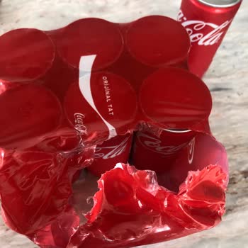Coca-Cola Cola Paketi Aldım Kutu Kola'nın Biri Boş Çıktı