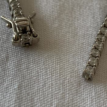 By Eda Çetin Jewelry Design Bir Ayı Dolmadan Kopan Su Yolu Bileklik