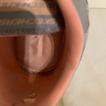 Çabuk Deforme Olan Skechers Ayakkabı