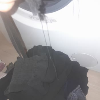 Arçelik Çamaşır Makinesi Yıkarken Kıyafetleri Yırtıyor