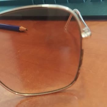 Tommy Hilfiger Güneş Gözlüğü Sürekli Paslanıyor