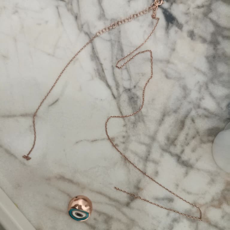 Lal Silver (İnstagram: lal.silver) Lal Silver İki Günde Kopan Gümüş Kolye