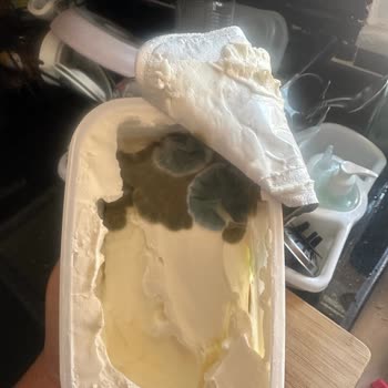 BİM İçim Labne Peynirinde Küflenme Sorunu