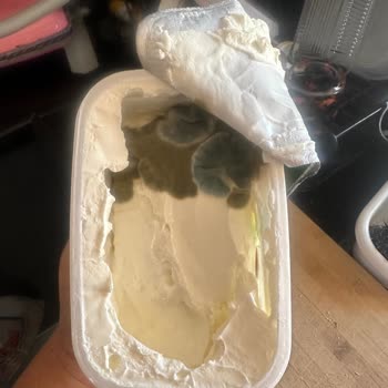 BİM İçim Labne Peynirinde Küflenme Sorunu